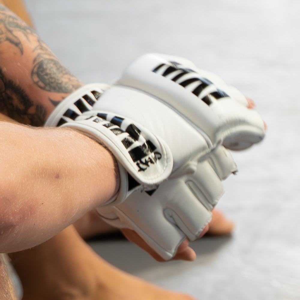 MA1 White Leather 4oz MMA 4 Gloves